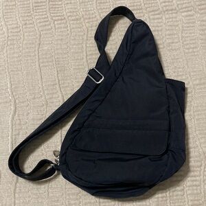 AMERIBAG, black, clean. 5 inside, 4 outside pockets. Small stains inside bottom